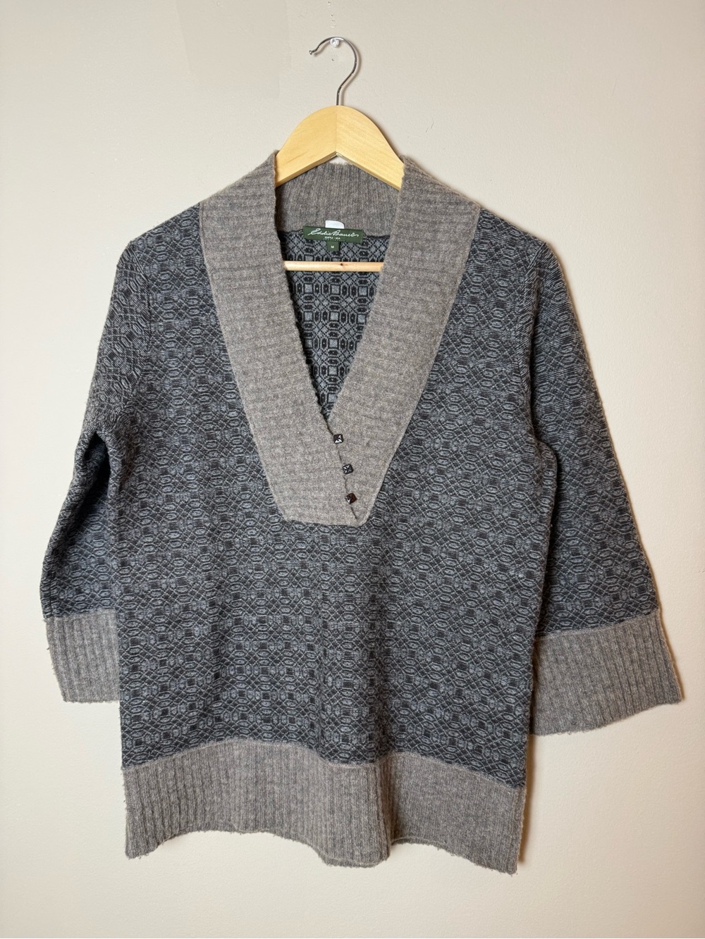 Eddie Bauer Size M Gray Merino Wool Patterned Cardigan Sweater